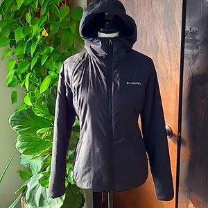 Black Columbia jacket fur lined throughout